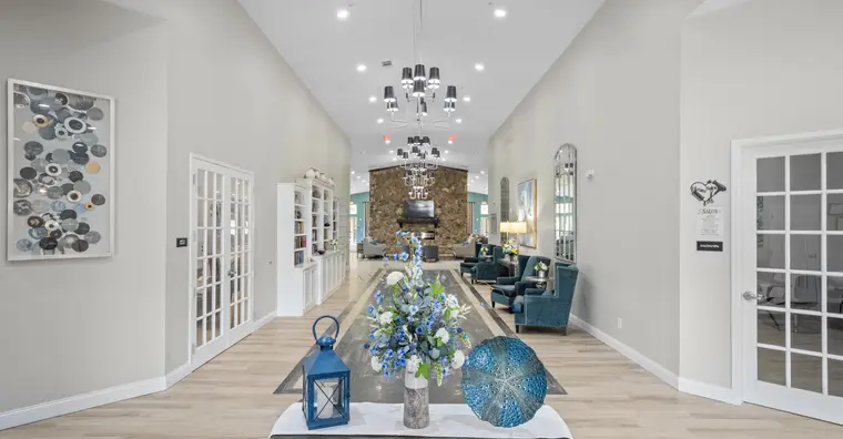 Lobby of Manor Lake Hiram